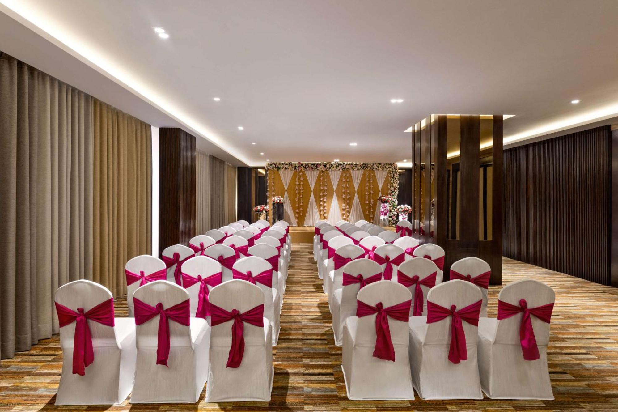 Hilton Jaipur Hotel Eksteriør billede Banquet Hall