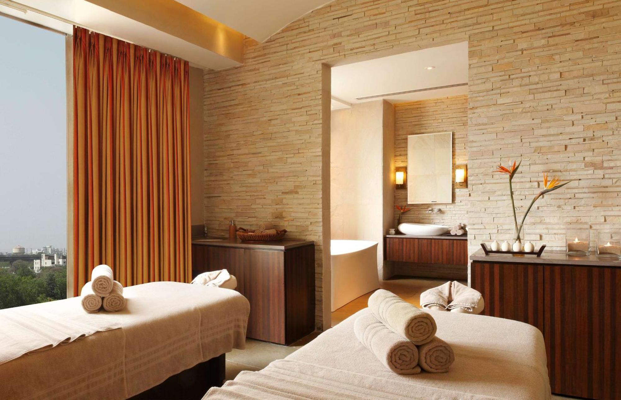 Hilton Jaipur Hotel Eksteriør billede Spa at The Oberoi, Mumbai