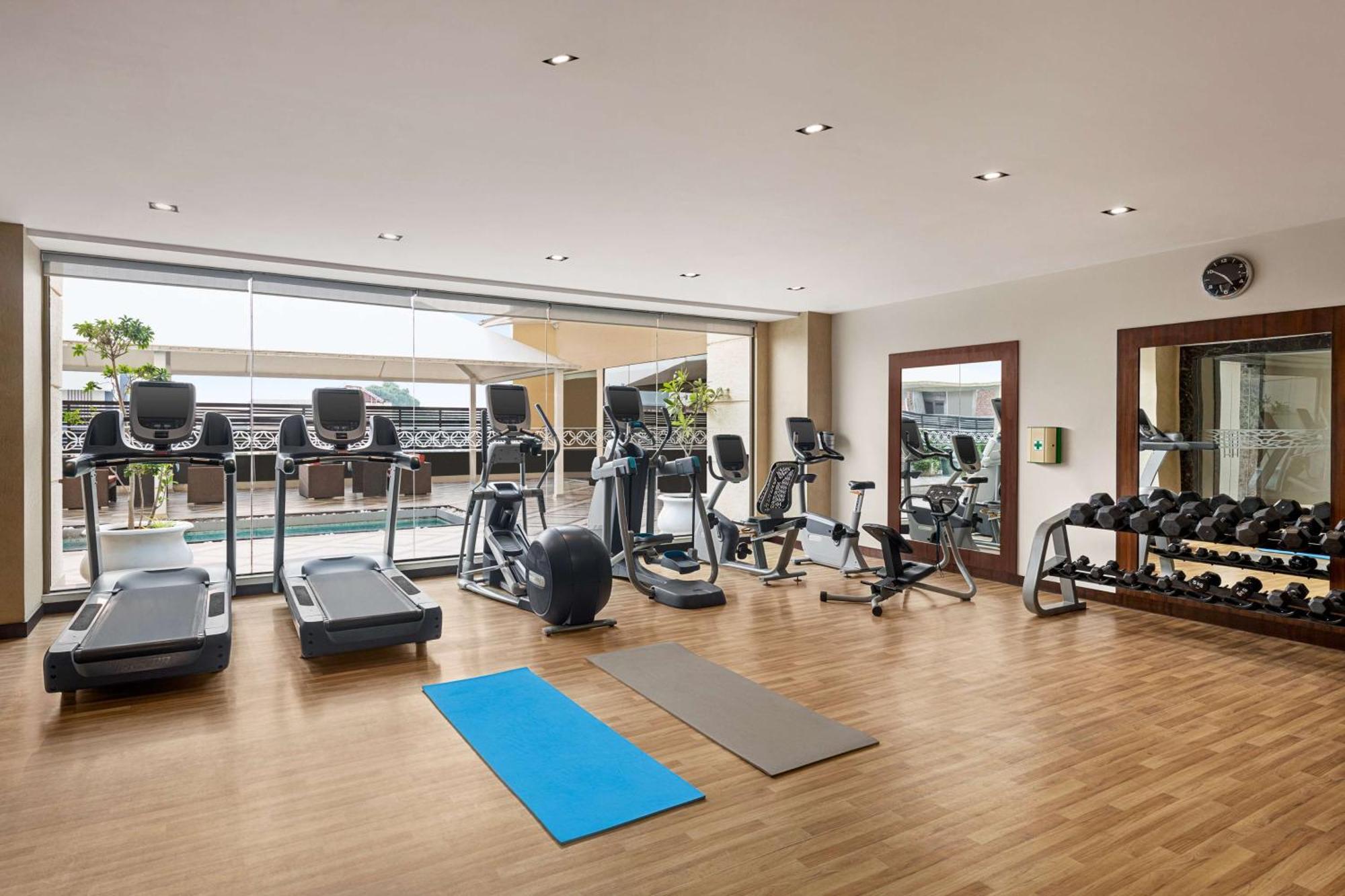 Hilton Jaipur Hotel Eksteriør billede The gym at the hotel