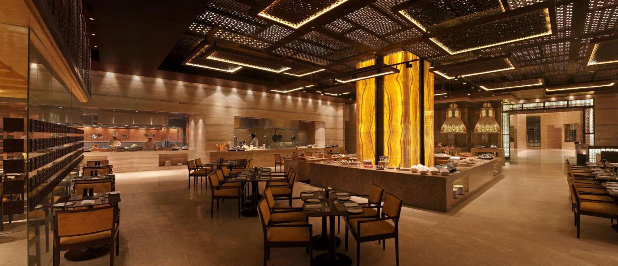 Hilton Jaipur Hotel Eksteriør billede The restaurant