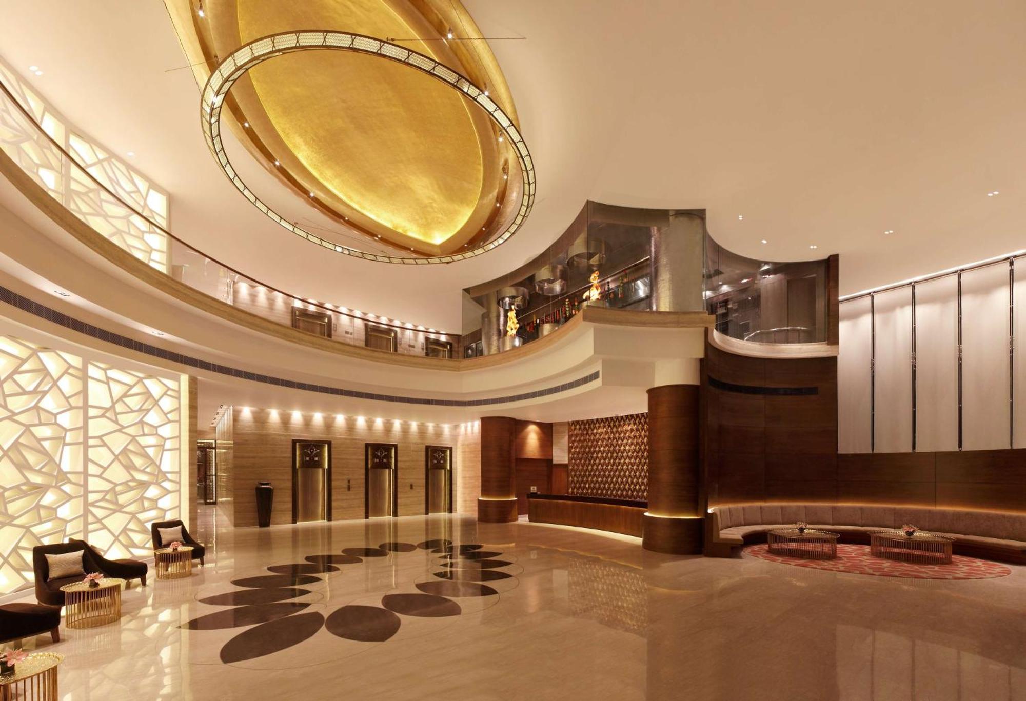 Hilton Jaipur Hotel Eksteriør billede The lobby of the hotel